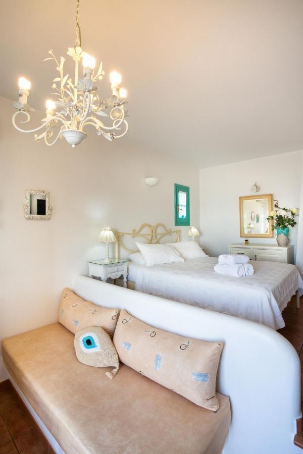 Hotel Odysseus Folegandros Town ภายนอก รูปภาพ