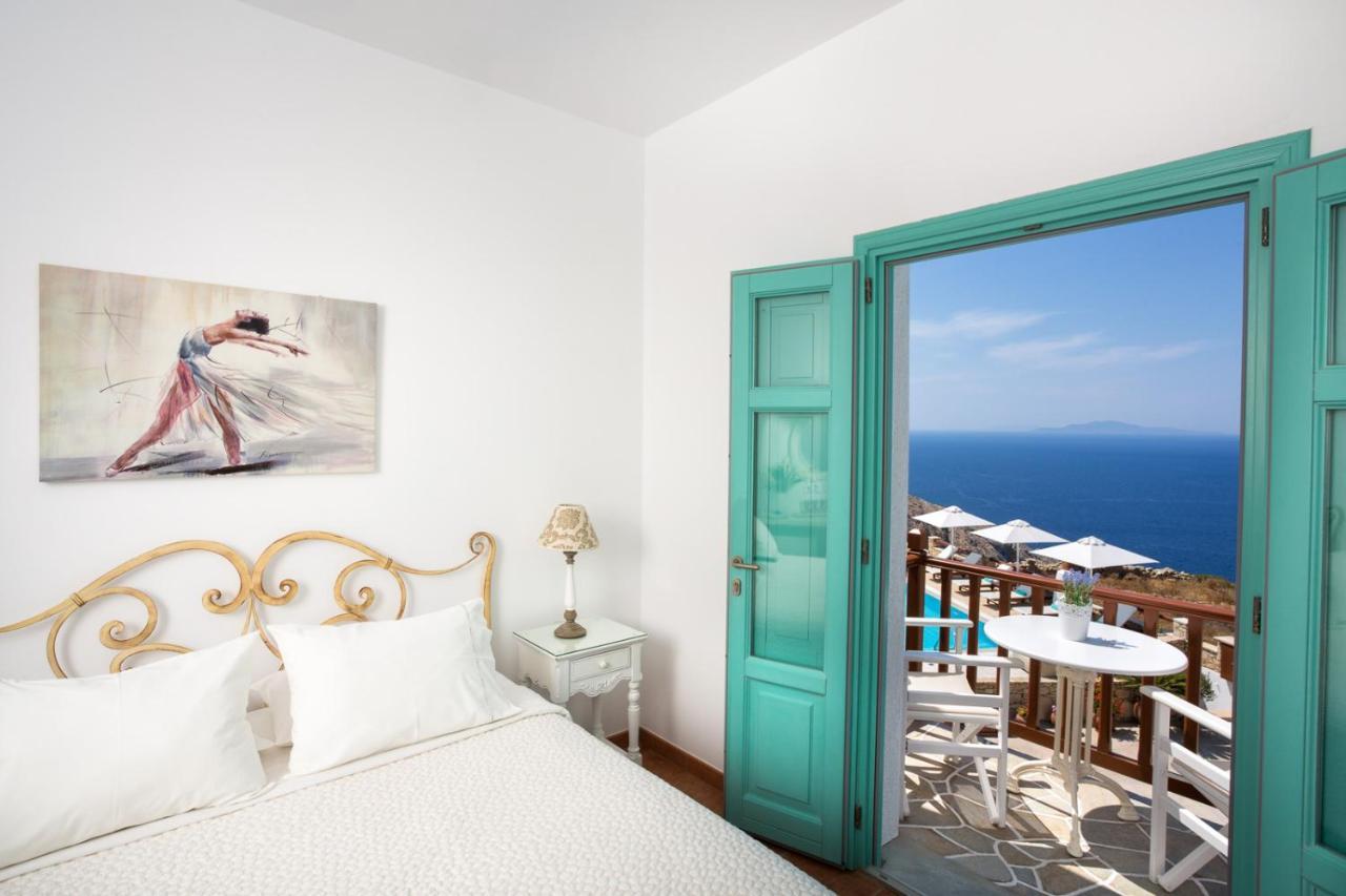 Hotel Odysseus Folegandros Town ภายนอก รูปภาพ