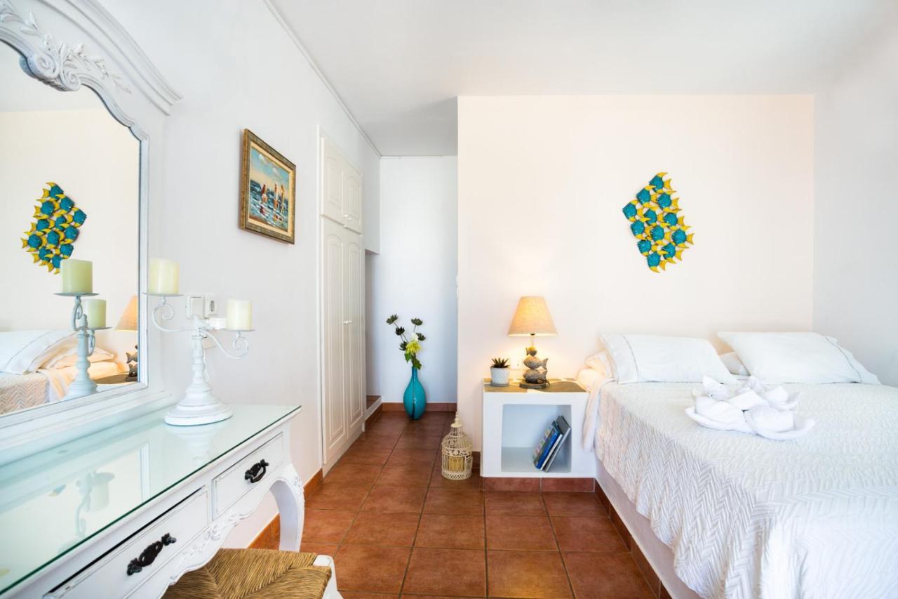 Hotel Odysseus Folegandros Town ภายนอก รูปภาพ